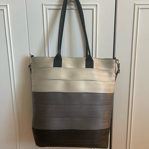 Harvey’s Seatbelt Bag - Large Streamline Tote